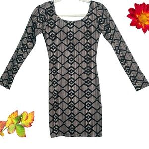 Windsor dress size S black/tan geo design bodycon long sleeve scoop back